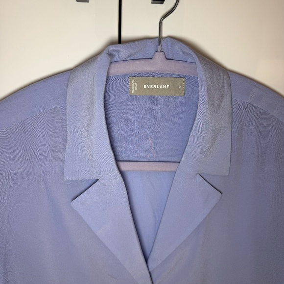 Everlane The Notch Button-Down Shirt in Washable Silk Size 0 · Blue · 100% silk - Picture 3 of 6